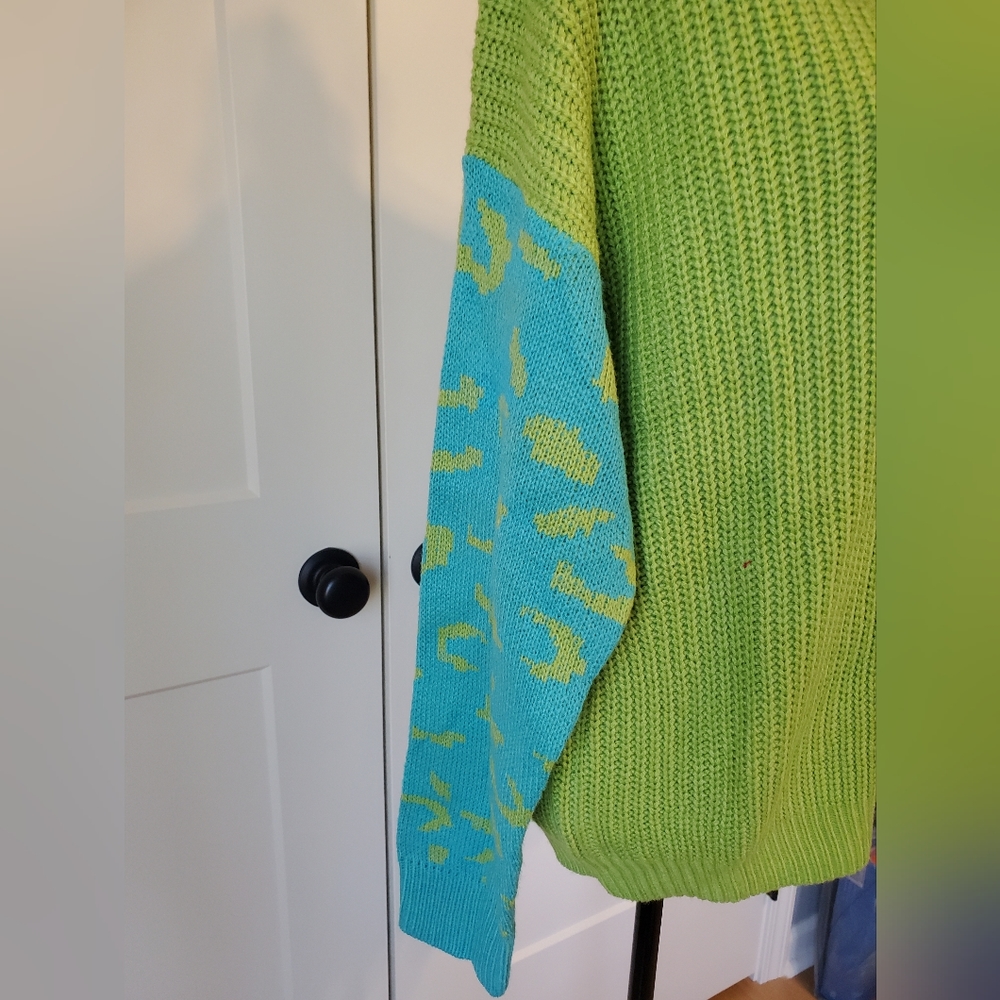 Umgee Sweater-NWT - Picture 2 of 7